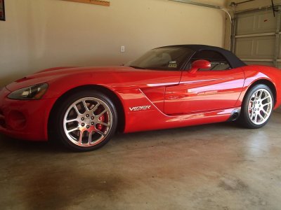 Chrome Or Gloss Black Wheels On A Red Viper Viper Club Of America Discussion Forums