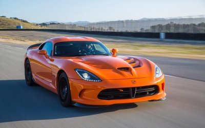 2014-SRT-Viper-TA-front-three-quarters-in-motion-3.jpg