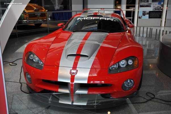 00-Dodge-Viper-GTS-R_Concept-DV-10-CM_07.jpg