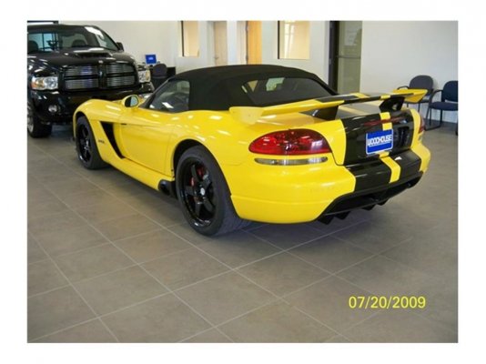 used-dodge-viper-2010-83280591_3_l.jpg