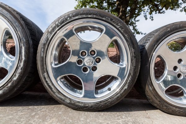 Viper_Tires_Wheels_-3253.jpg
