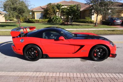 2008-Dodge-Viper-ACR-side1.jpg