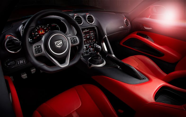 2013-SRT-viper-dash.jpg